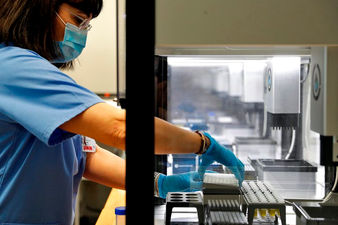 No deberían hacer promesas sobre la vacuna contra el coronavirus antes de que la ciencia esté lista