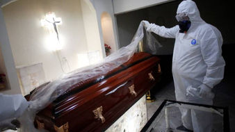 El mundo, al borde del millón de muertos por COVID-19