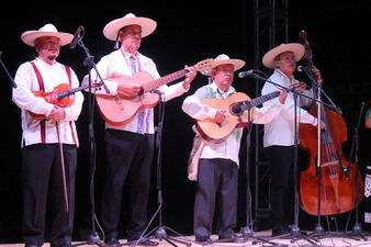 Grupo Huriata acerca la música local a los jóvenes y preserva la Tradición en Michoacán