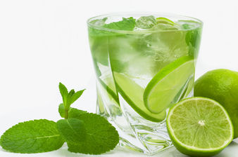 Tomar agua de Limón es Benéfico para la Salud
