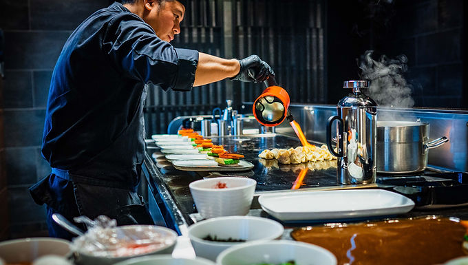 FOOD & BEVERAGE