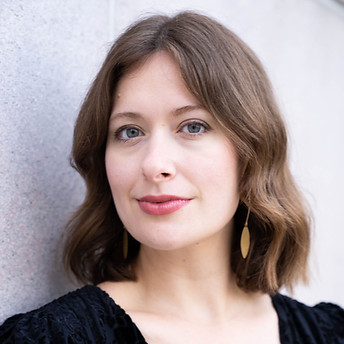 Caroline headshot 2023.jpg