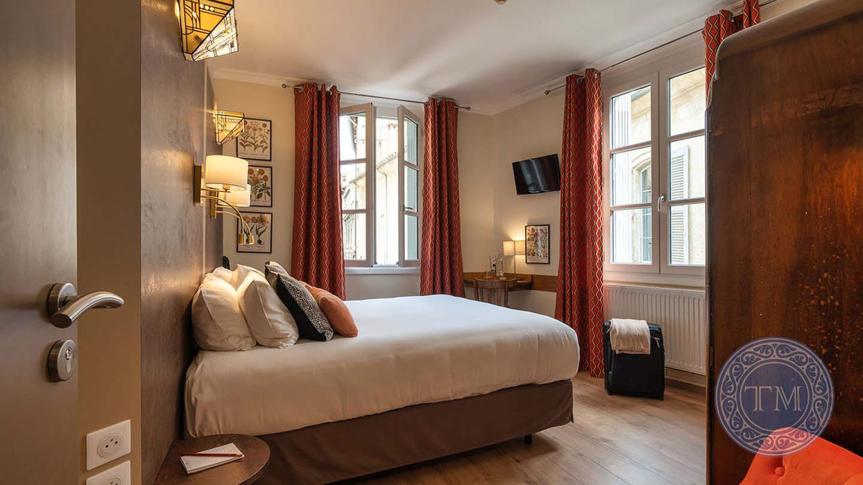 Avignon hotel room interior