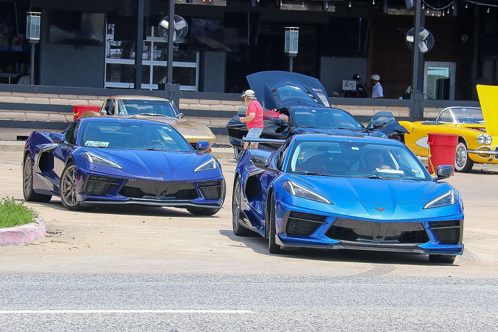 1 - BOMBSHELLS CORVETTES (23)