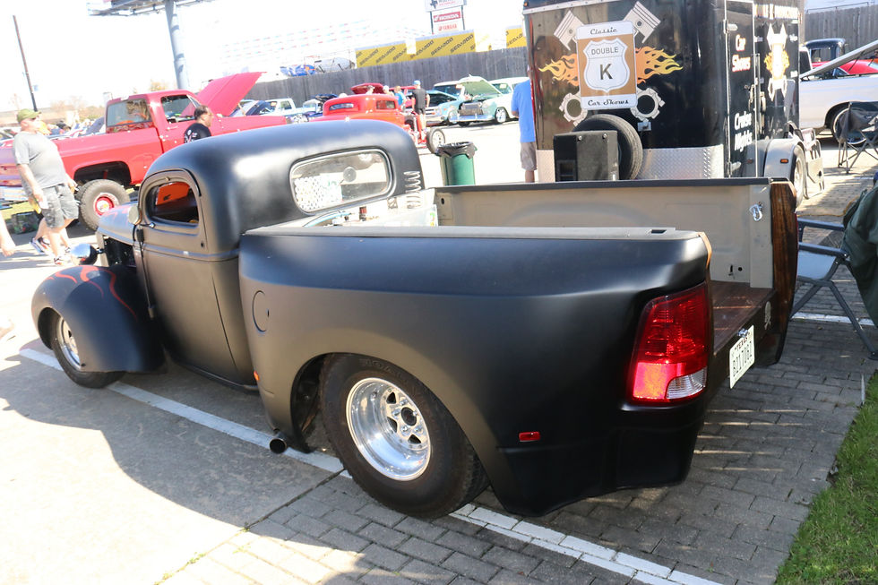 2 - HOOTERS KATY (3)