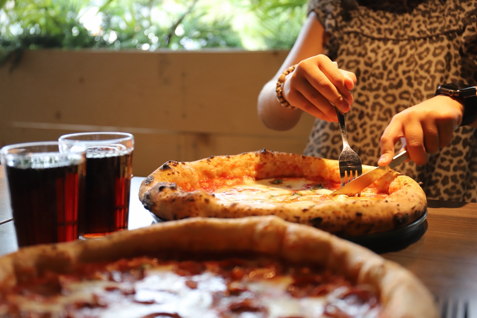 Pizza och en stund vid bordet hos Albert NO.485