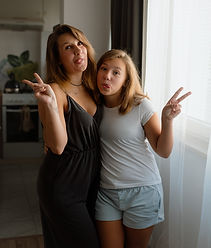 Naturalna sesja rodzinna w plenerze lub w domu lifestyle warszawa