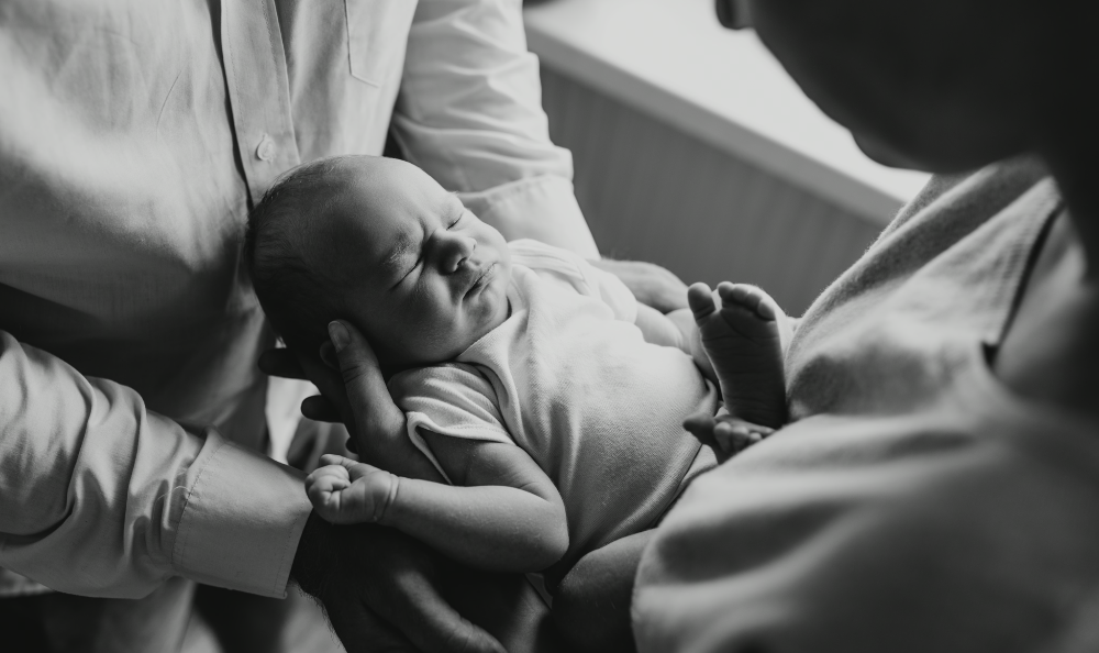 Naturalna Sesja noworodkowa w domu Warsz