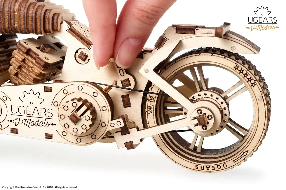 Miniature : DIY moto, maquette moto en bois, maquette UGEARS, jouet en bois, jouets de léa