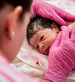 respeito e cuidados no exame físico do bebe .jpeg