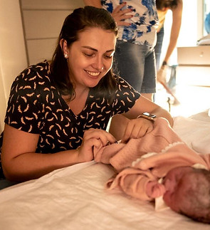 carinho e cuidado com os bebês quando nascem .jpeg