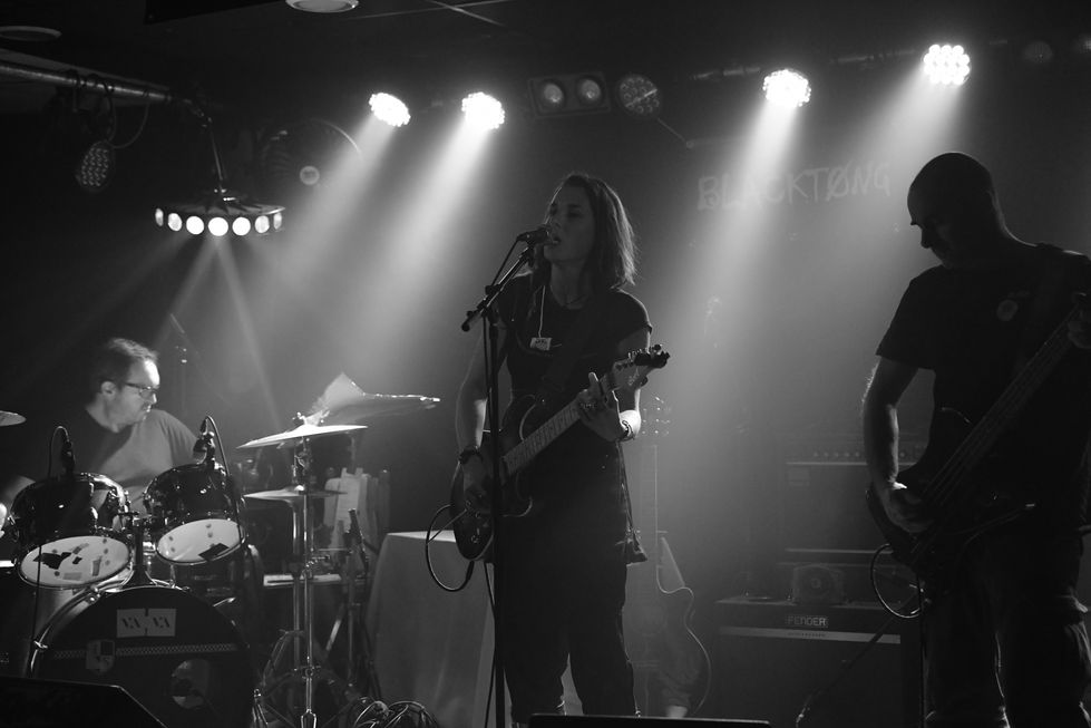 BLACKTONG PORTRAIT POWER TRIO N&B