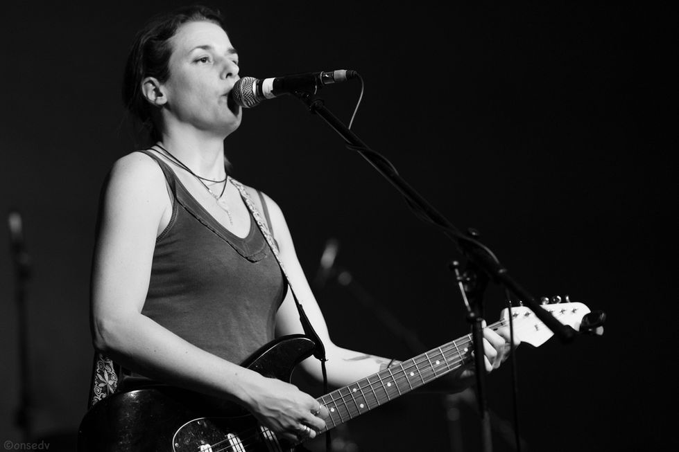 BLACKTONG en concert à Izon portrait chanteuse@vincentdesonfocalizon