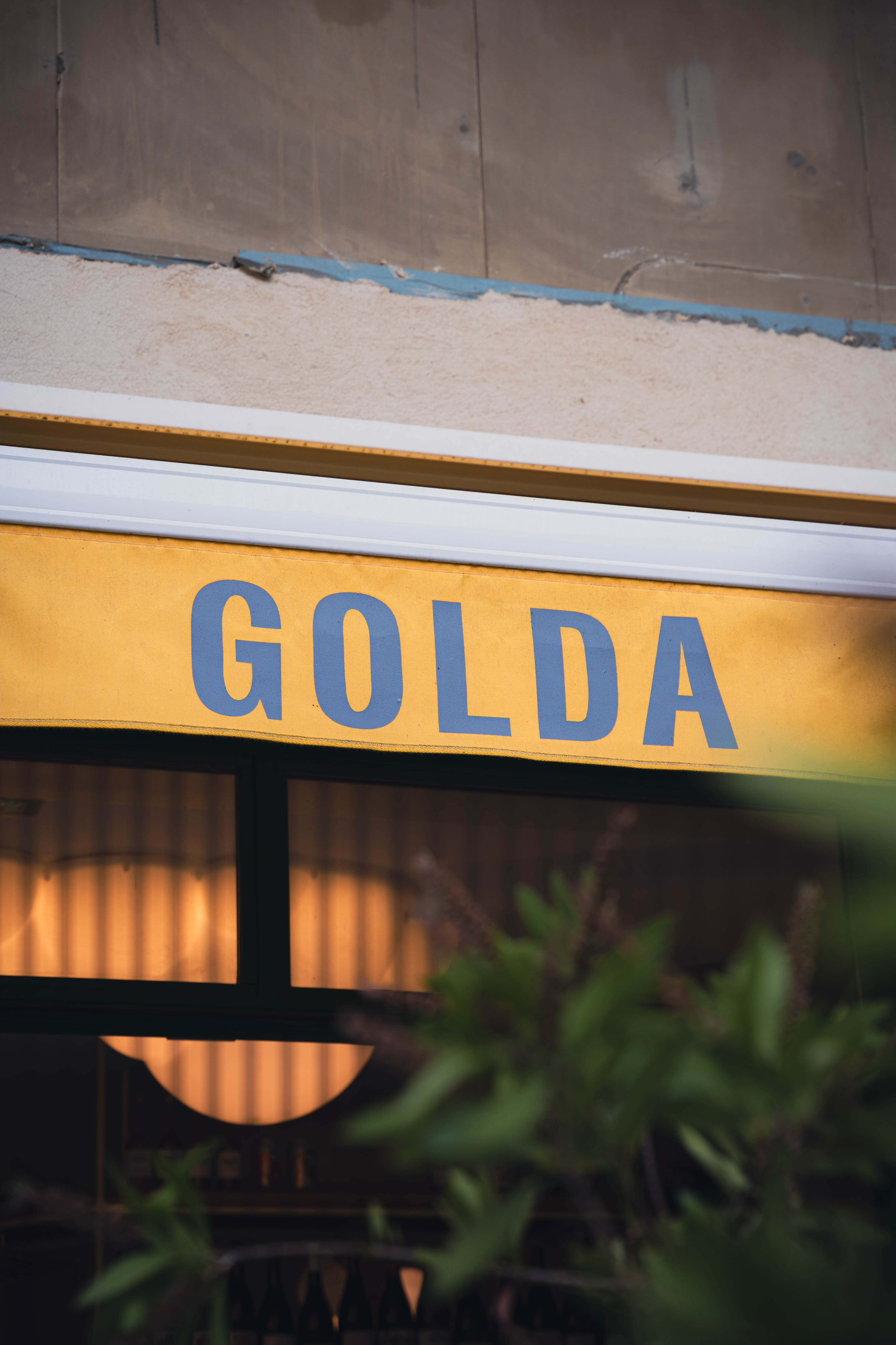 GOLDA, VIDÉO – Café & restaurant