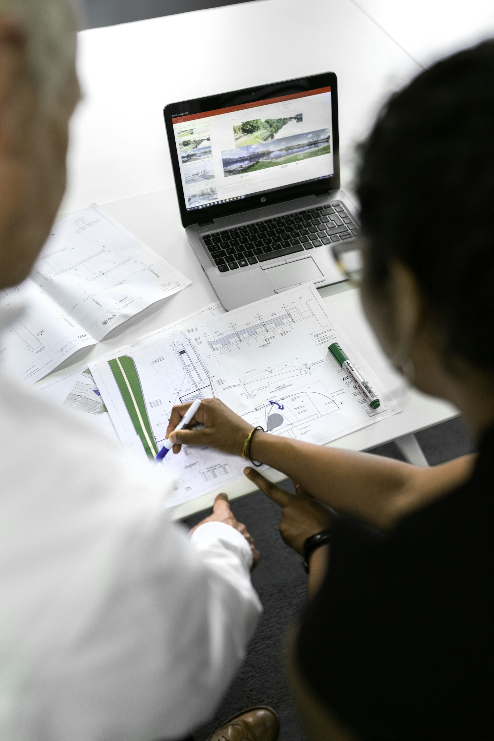 How Architectural Renderings Change the Outcome of a Pursuit