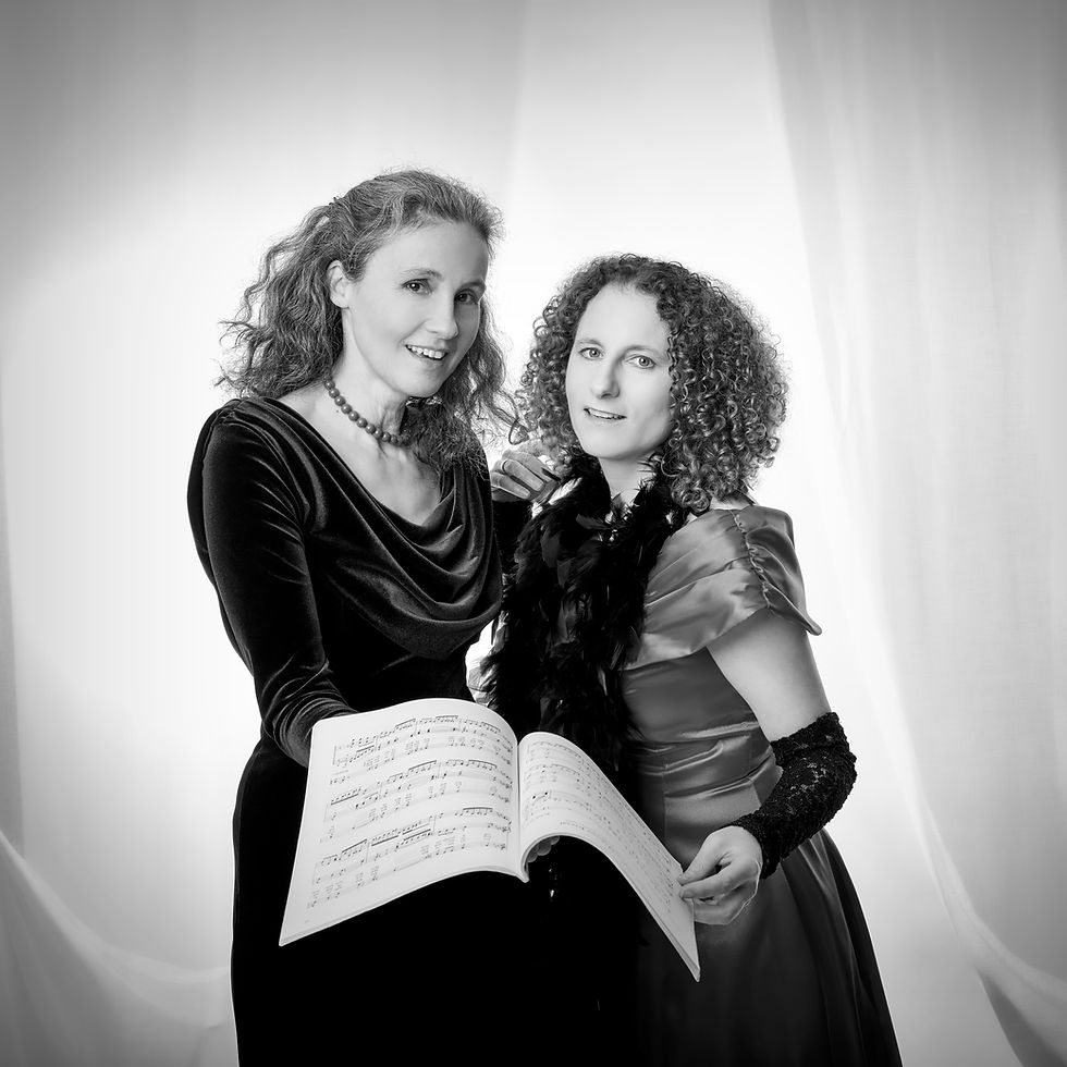 Über das Glück - Chanson-Abend mit Christina Polte und Angela Rudolf