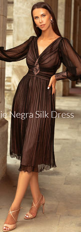rochie-neagra-din-matase-naturala.jpg