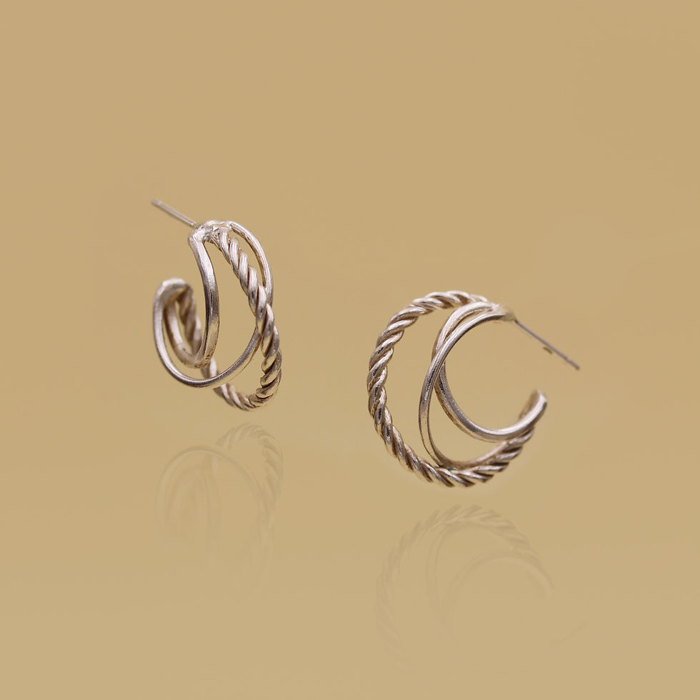 Miniatura: Orecchino a tre cerchi intersecati in argento 925