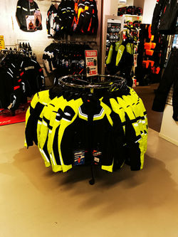 Solid rundstativ. SuperSellerS Butikkinnredning