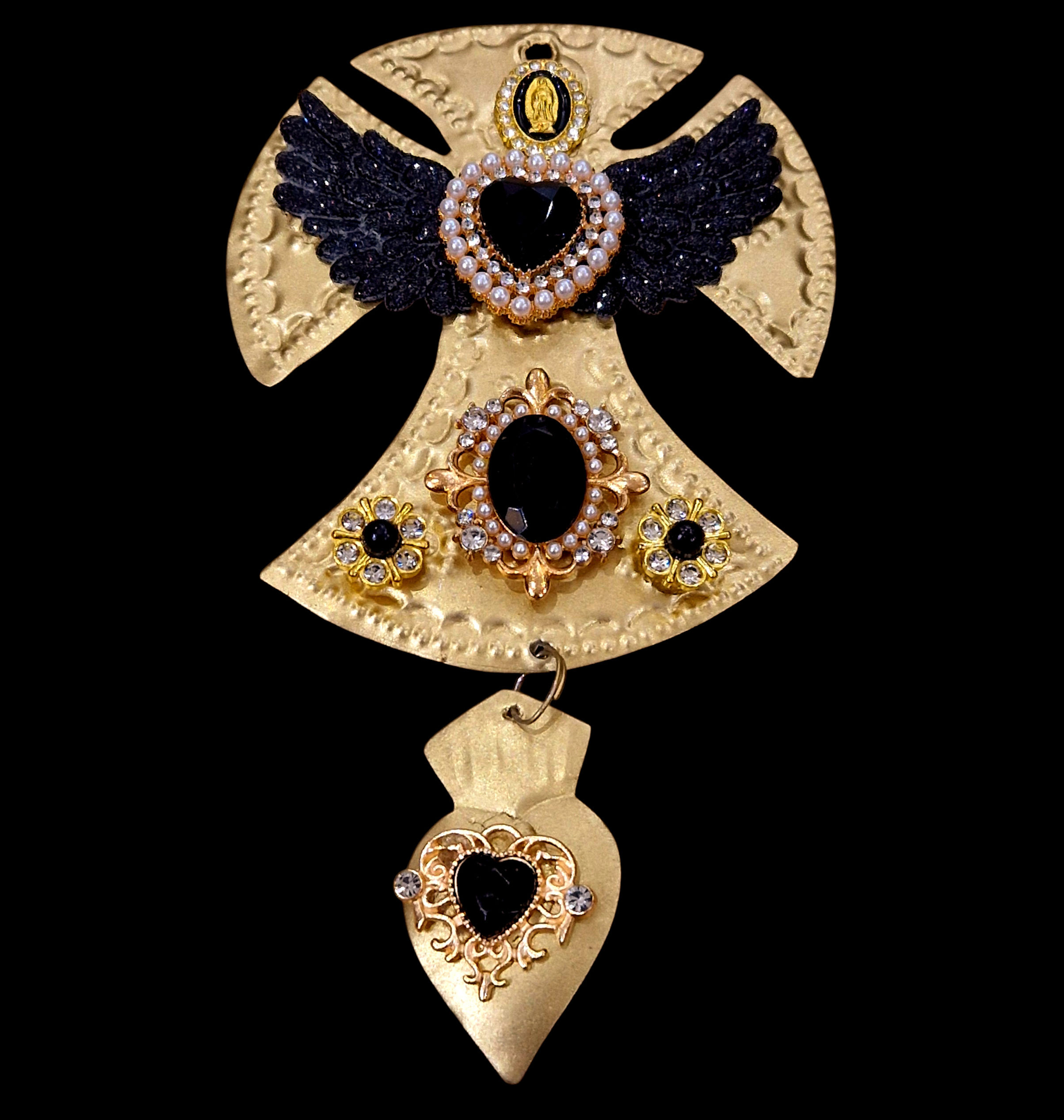 Croix baroque ailes et ornements noirs