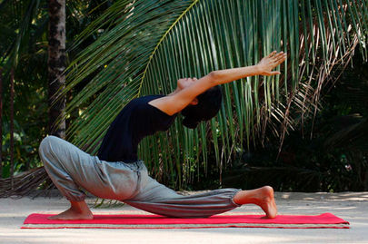 Añjaneyāsana – अंजनेयासन –The Blemishless One / Hanumān Pose

Mantra:
Oṃ Hraiṁ Bhānave Namaḥ – ॐ ह्रैं भानवे नमः

- Palms together and very gently flow back in an arc
- Keep your left knee forwards over your ankle as your body flows back