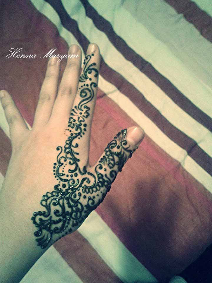 Henna hand simple