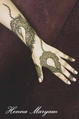 henna hand