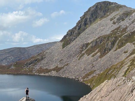 The stunning and photogenic Llyn Hywel underneath Rhinog Fach's monumental south ridge.