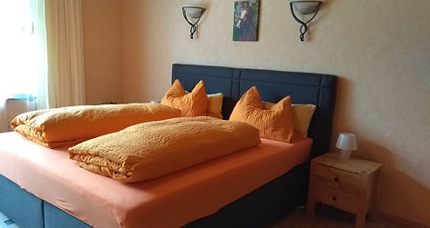 modernes Bockspringbett
