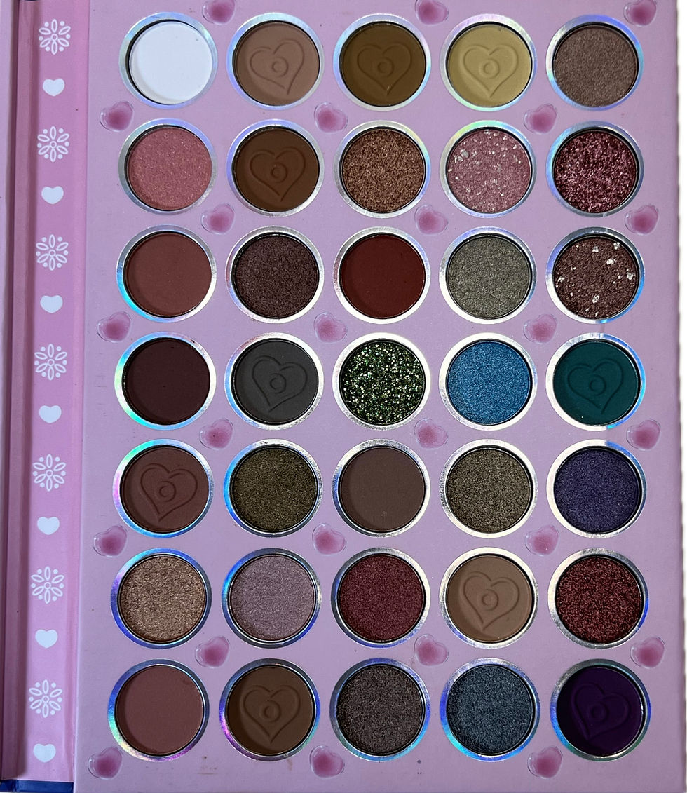 Thumbnail: My Melody & Kurami 117 Color Eyeshadow Palette 