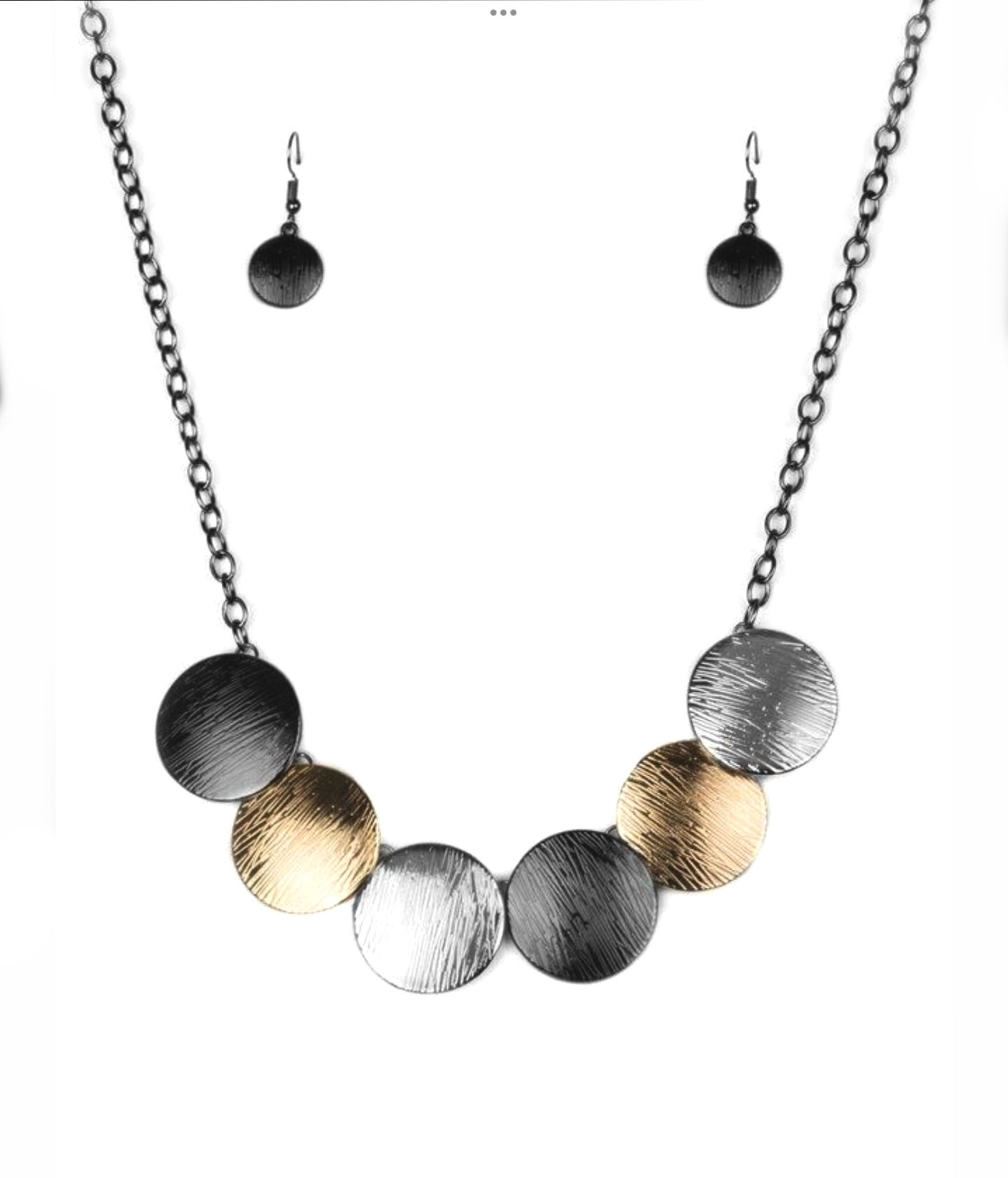 Necklace and earrings set