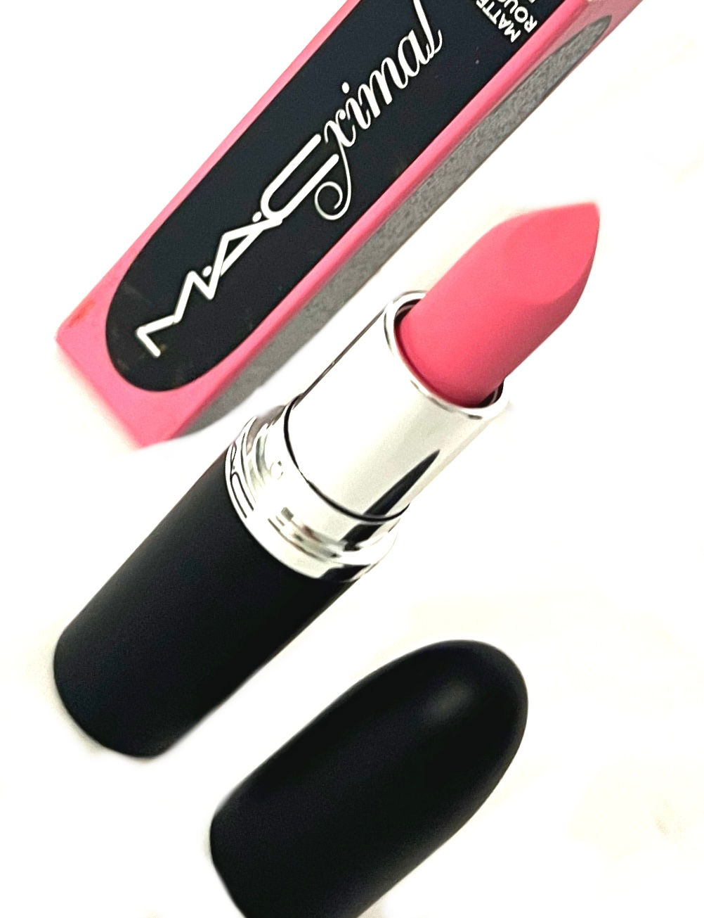 MACXima Matte Lipstick in the shade 686 Lipstick Snob