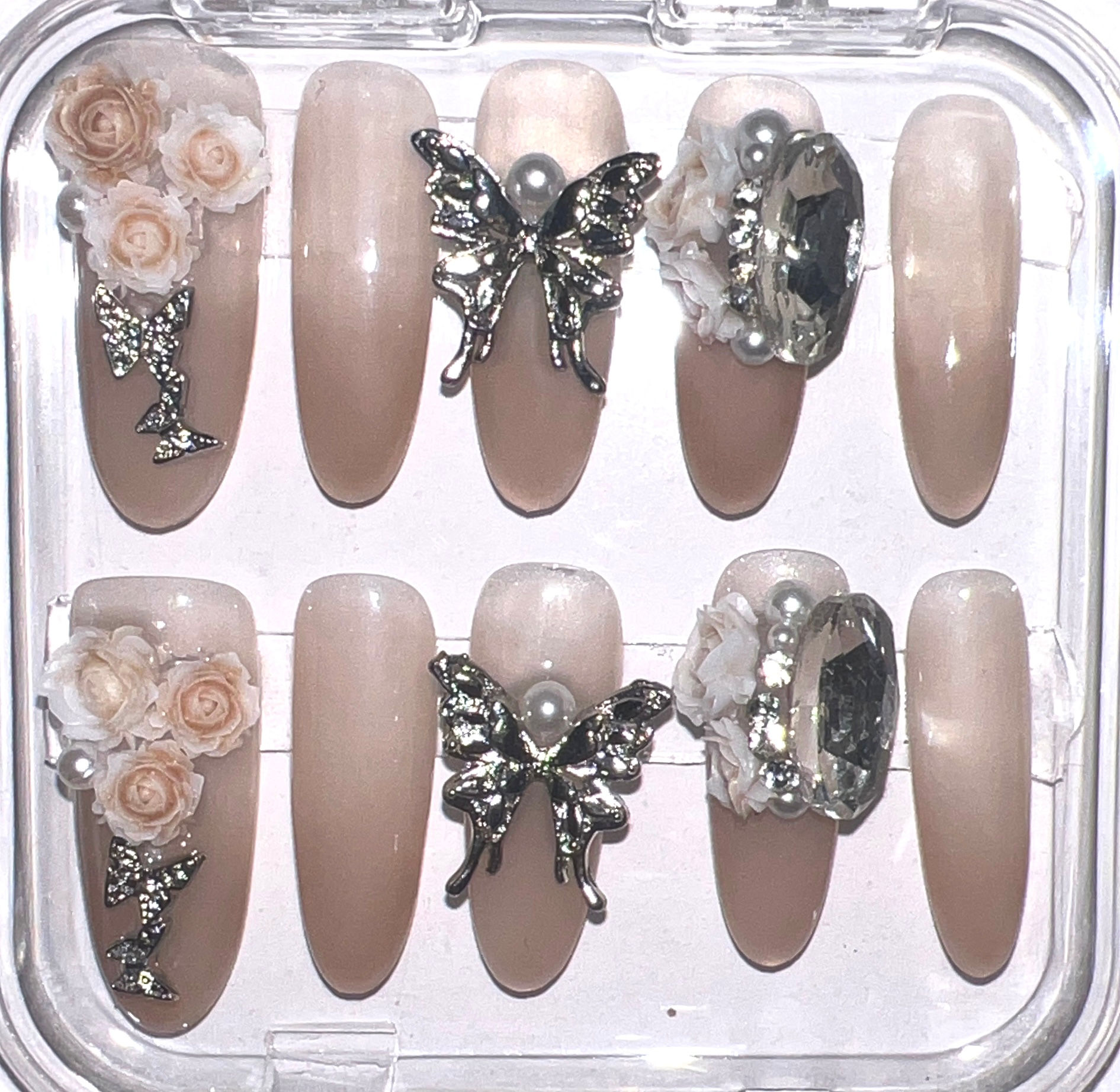 Long, Oval Style Handmade Luxury Press-On Nails – Size: Medium.