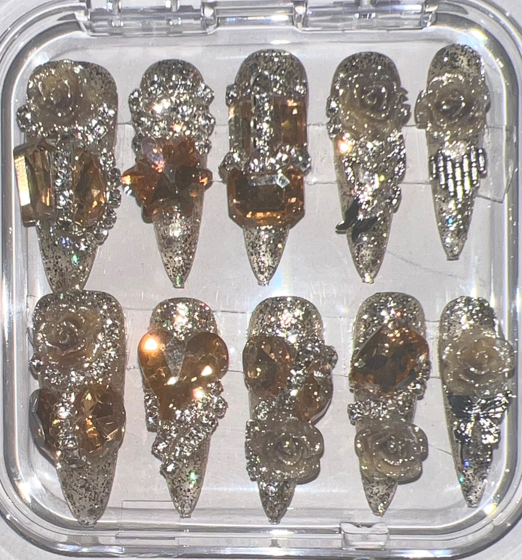 Long, Stiletto Style Handmade Luxury Press-On Nails – Size: Medium.