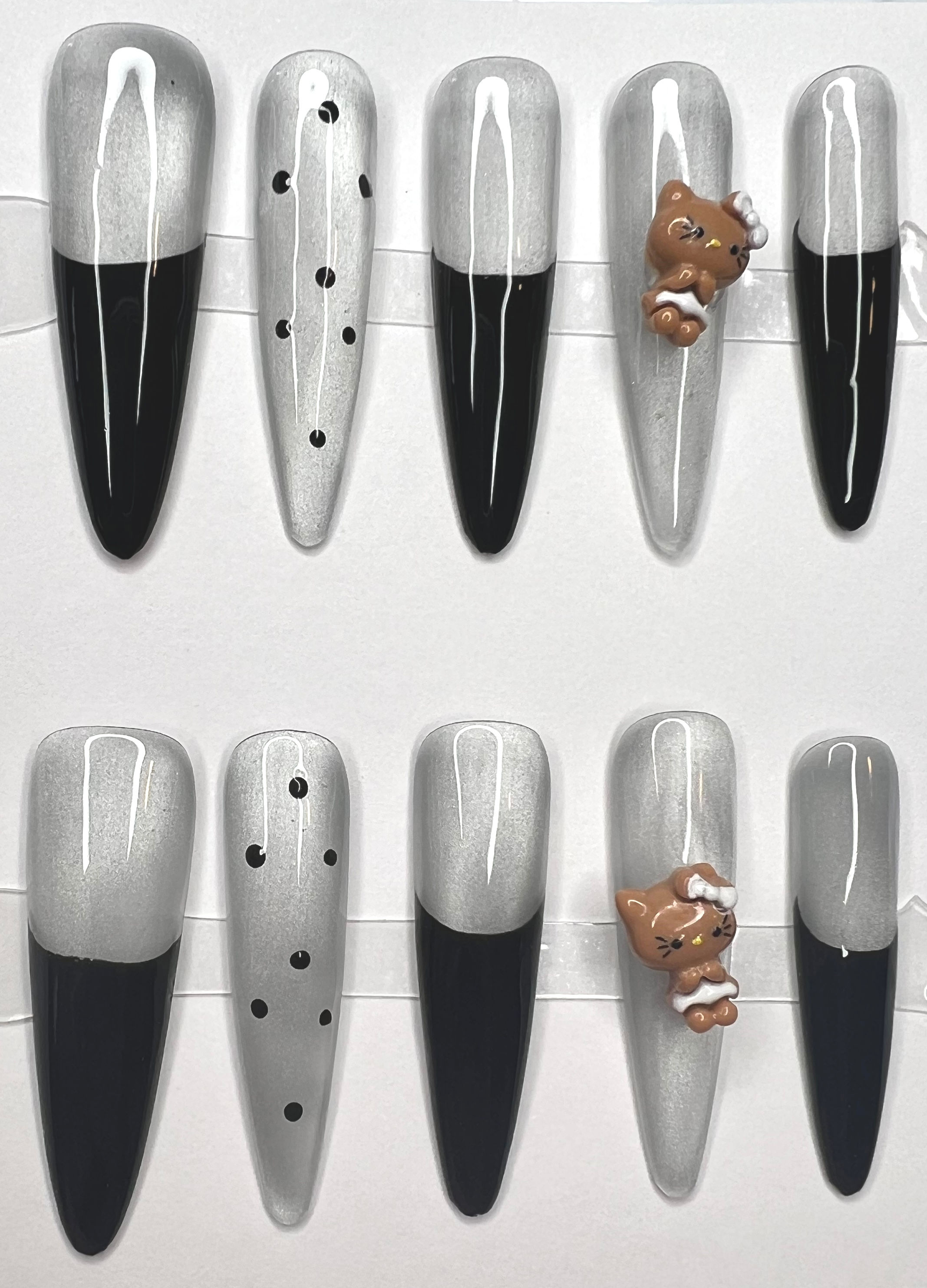 X-Long, Almond Style Handmade Press On Nails – Size: Medium.