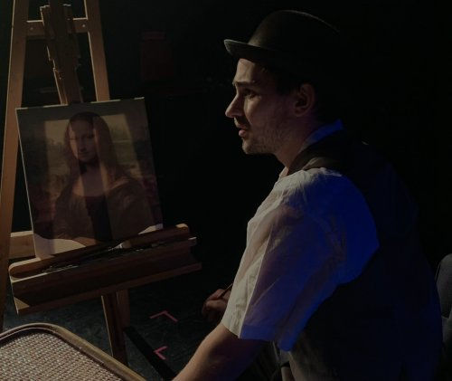 Stealing-Mona-Lisa-paint.jpg