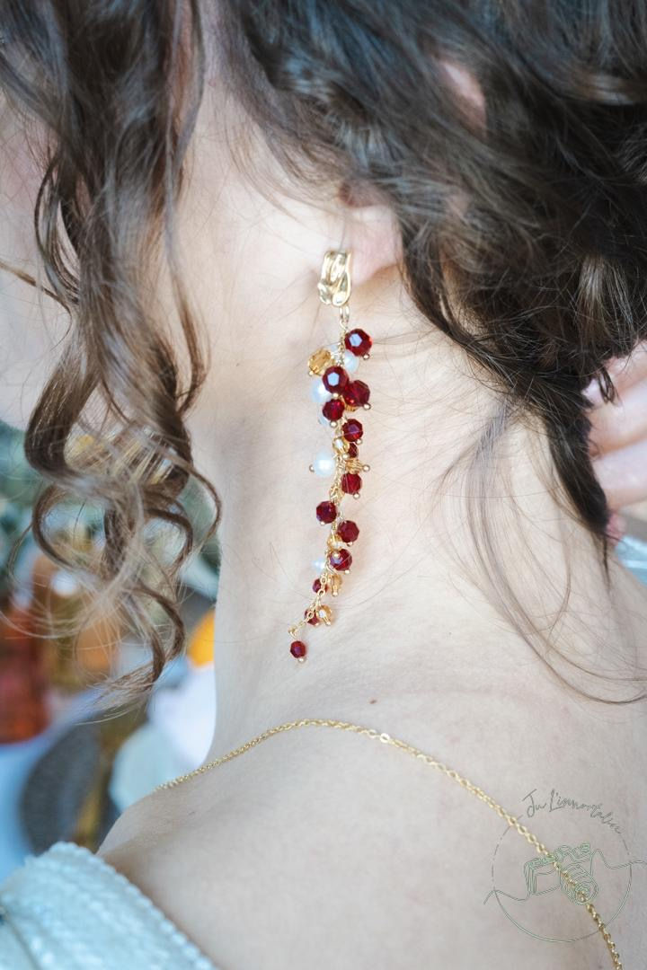 Thumbnail: boucles d'oreilles mariée cascade perles et cristaux