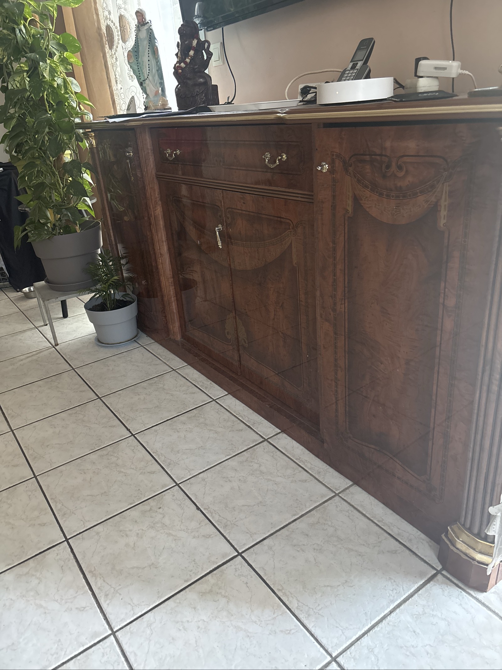 Buffet enfilade en bois verni marqueté