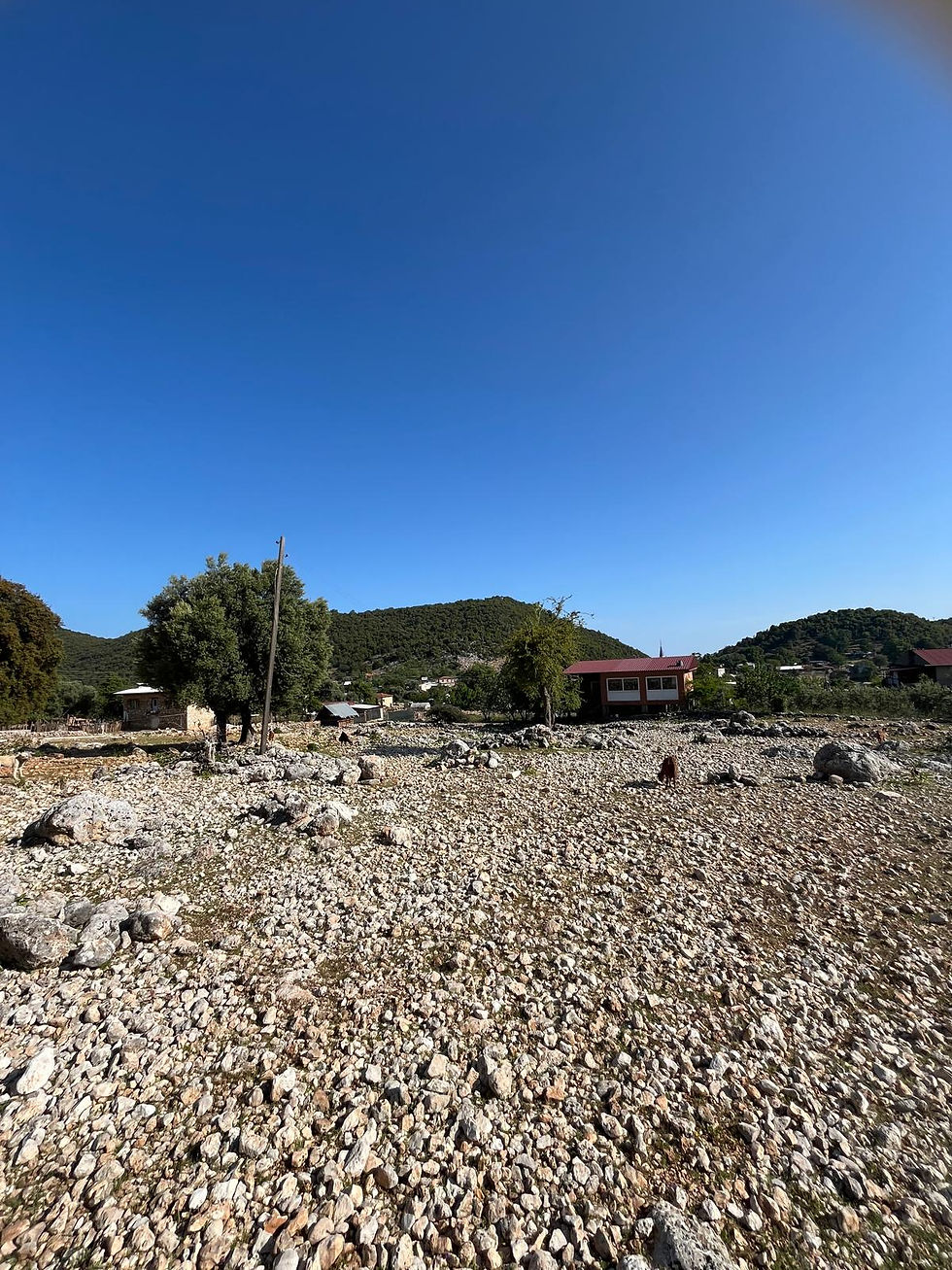 Miniaturbild: DEMRE BELÖREN SATILIK 722 M2 KÖY İÇİ ARSA,