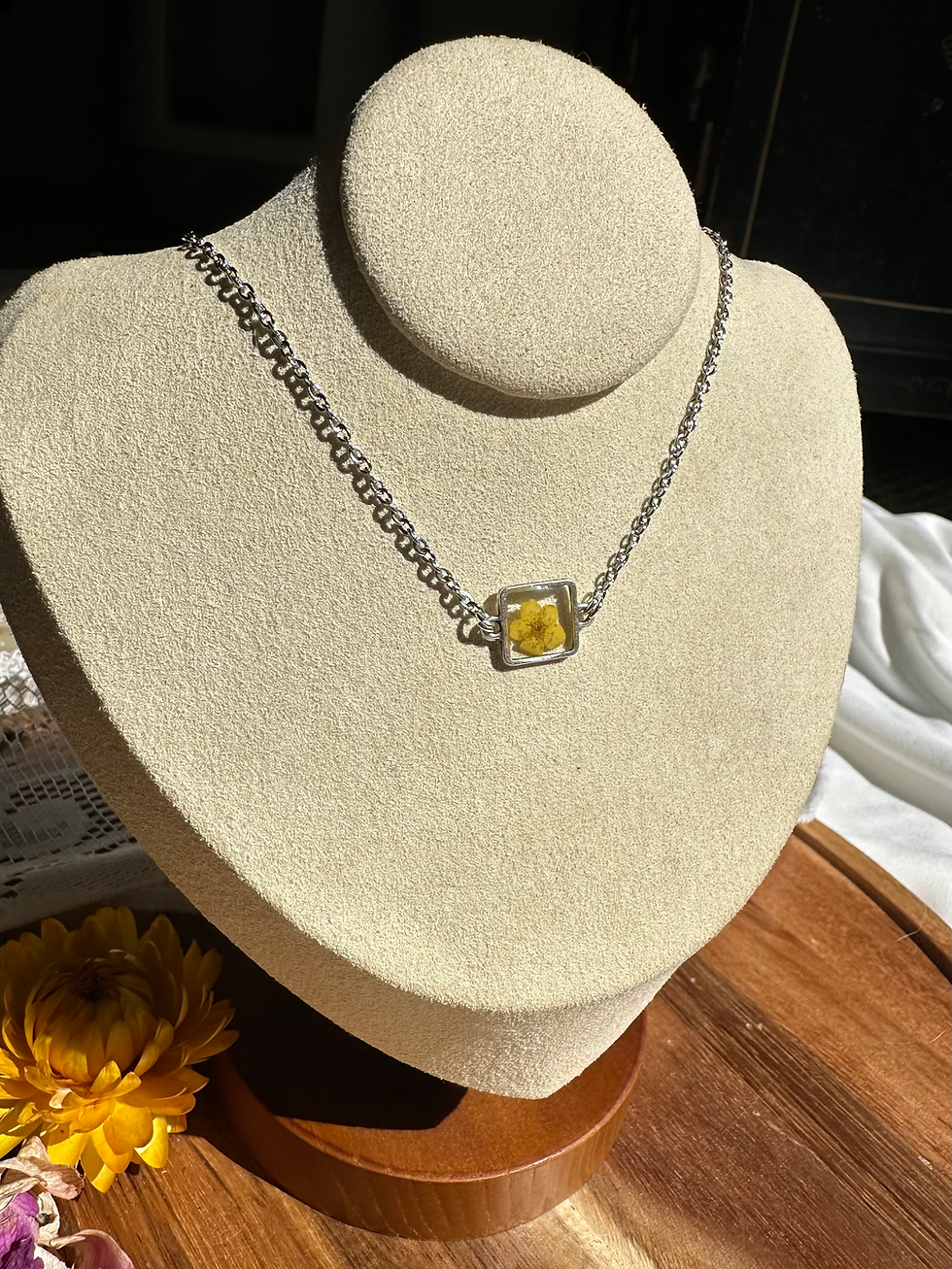Thumbnail: square-shaped silver necklace