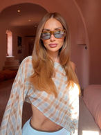 We found a stunning women we have never featured before SARAH ASHCROFT, where have you been hiding from us Sarah? We really hope we can bring much more of Sarah and her delightful fashion..