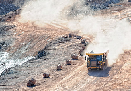 tractor en el sitio de construcción