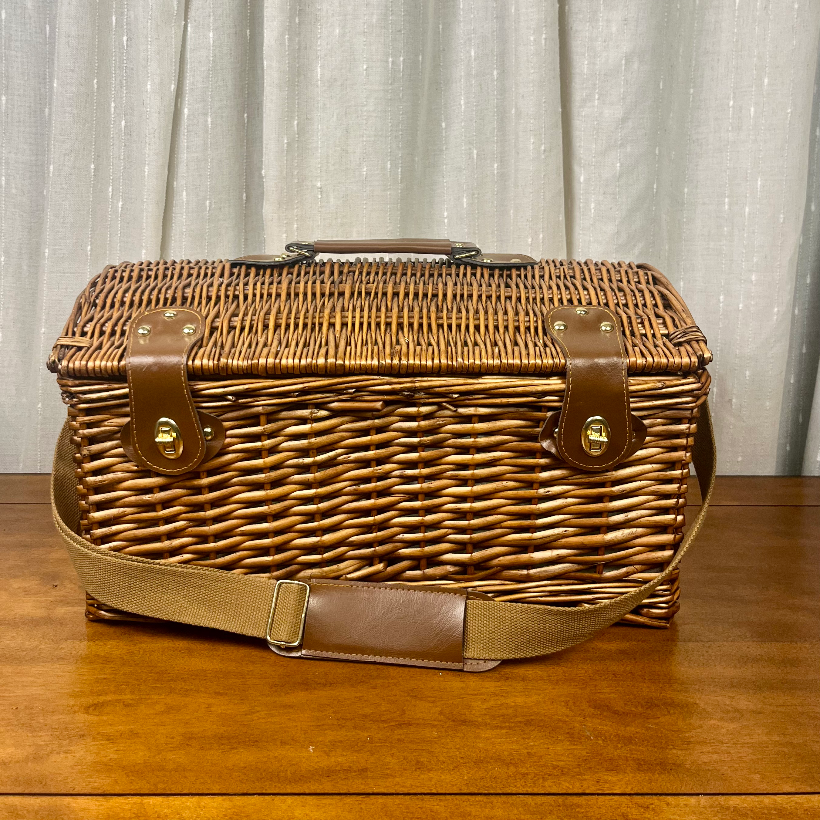 Domed Lid PicnicBasket