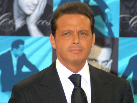 Luis Miguel arrasa en la Arena CDMX, boletos para su séptimo concierto se agotan