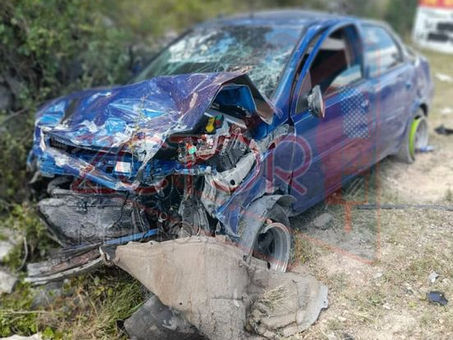 Conductor abandona su auto
