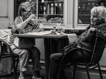 Mortalidad cardiovascular: Las mujeres mayores de 50 que pasan mucho tiempo sentadas viven en mayor