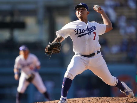 Grandes Ligas de béisbol posponen inicio de temporada por conflicto con jugadores