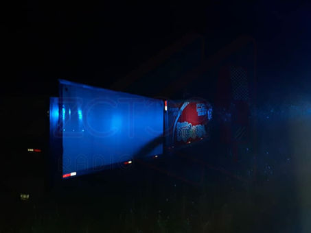 Chofer de tráiler sale ileso en accidente