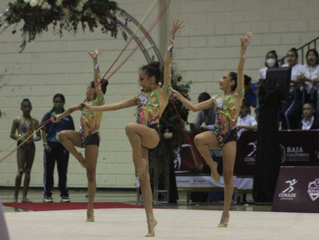 La selección Yucatán de gimnasia rítmica gana medalla de oro