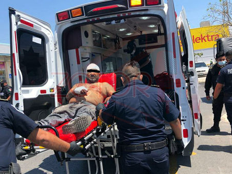 Empleado descubre el robo y lo machetean